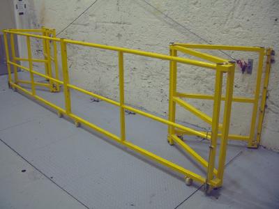 Folding guardrail
